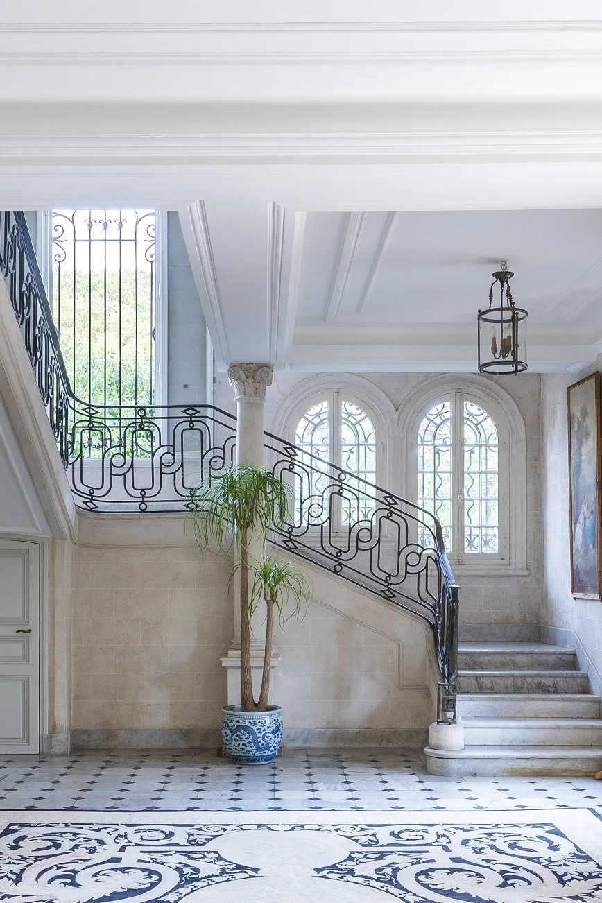 Escalier magistral Location privative Villa Polonia Cannes 06 resultat