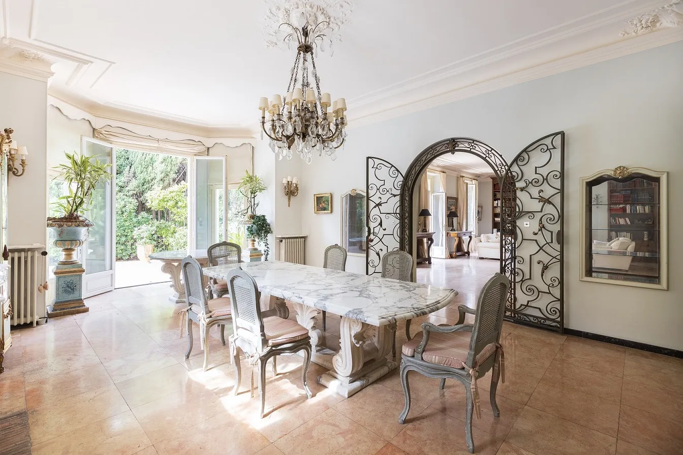 Salle a manger Location privative Villa Polonia Cannes 06 resultat